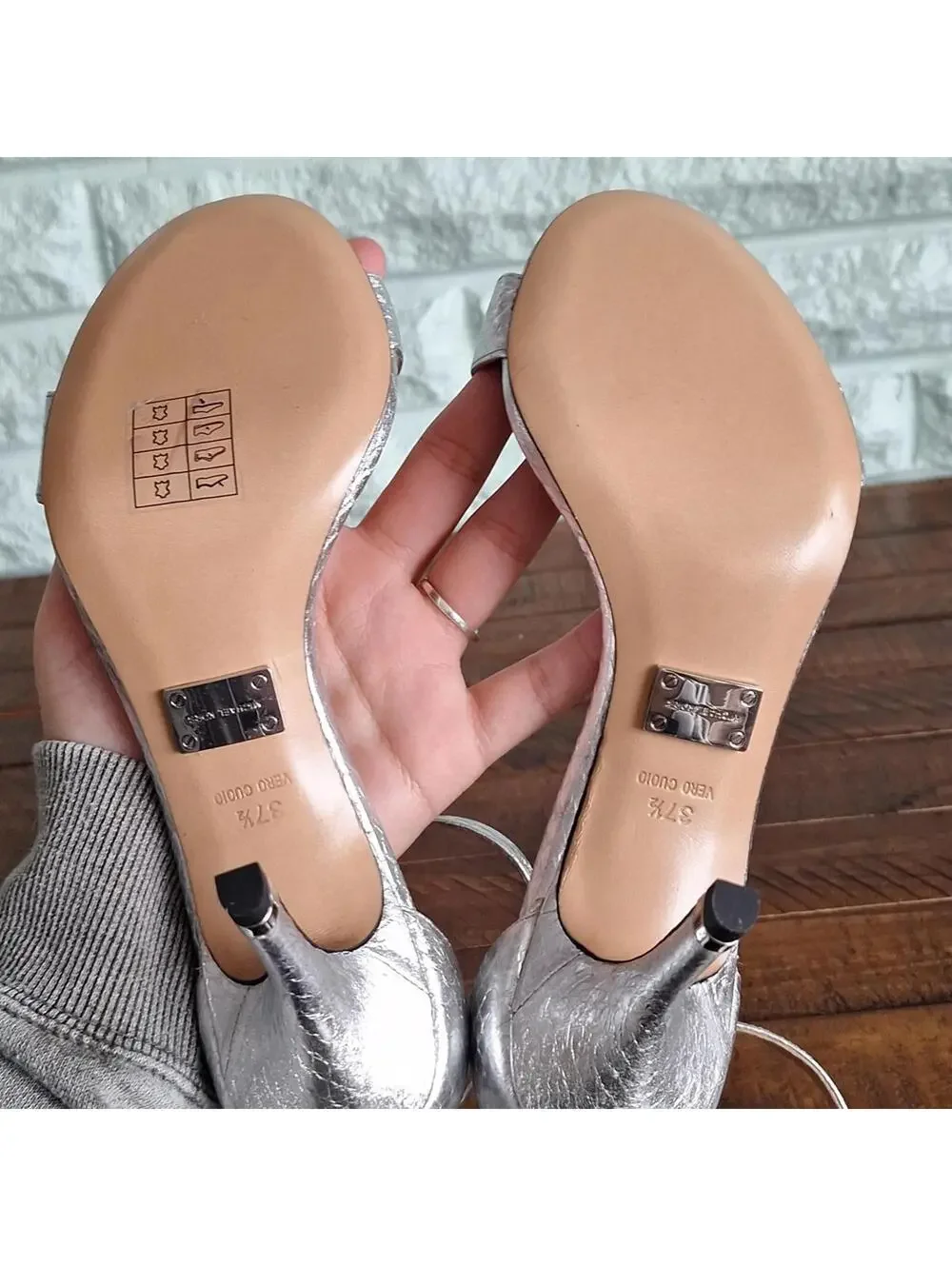 Nwot Michael Kors Silver Faux Reptile Skin Heel Size 7